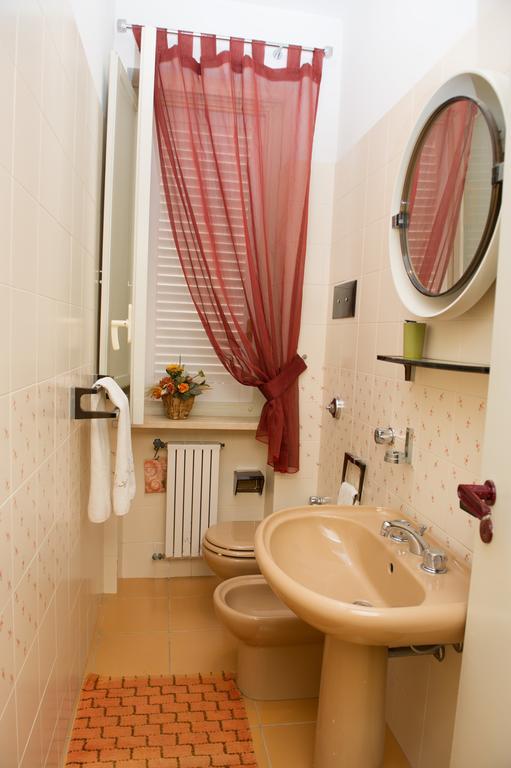 Lomarchi Holiday Home Каріні Екстер'єр фото